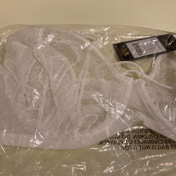 NWT Dita Von Teese Maestra White Lace Underwire Balconette Bra Size 32F - Picture 3 of 9